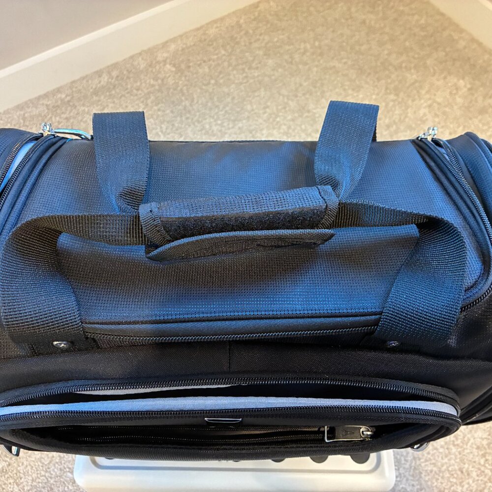 Travelpro Maxlite 5 Softside Lightweight CarryOn Tote, Overnight Weekender Bag - Picture 7 of 16